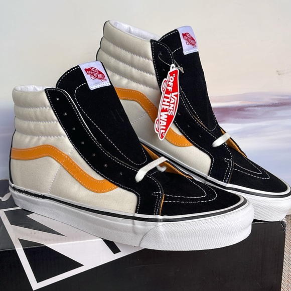 Vans Men’s Sk8-Hi 38 Dx
Noon Goons Black/Yellow/White 
VN0A5KRI05N
Sneakers - Picture 4 of 16